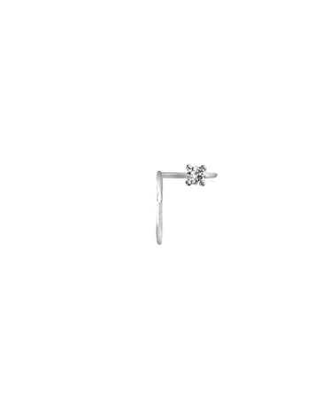Pendiente Ear Cuff Charlotte Orbit-Mini de Oro blanco 18kt y diamante natural, oreja izquierda